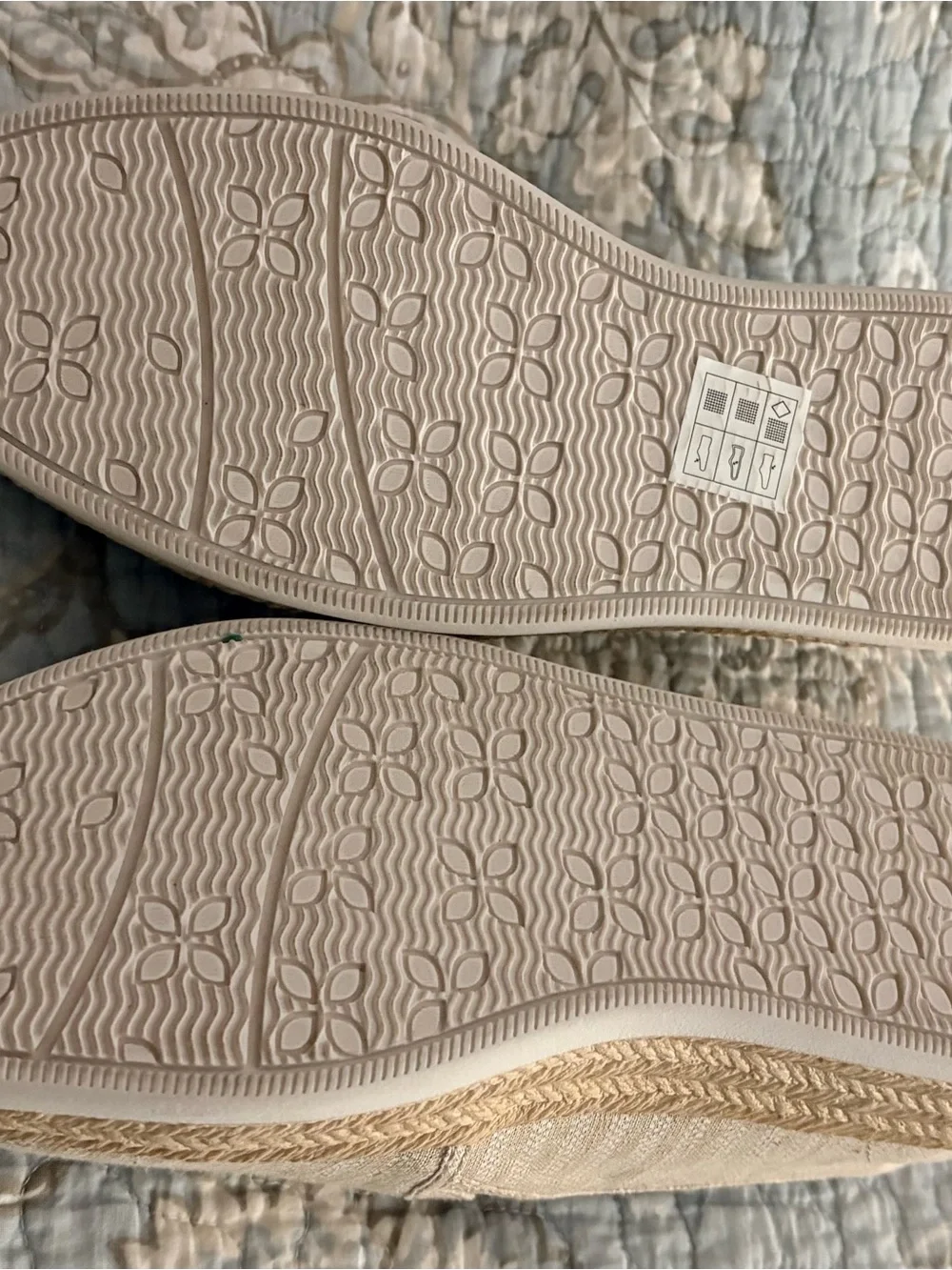 Bobs *Like New canvas - size 9